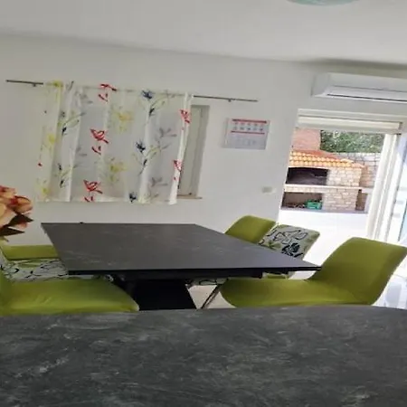 Luxury Ani - Three Bedroom With Terrace And Swimming Pool * Sutivan