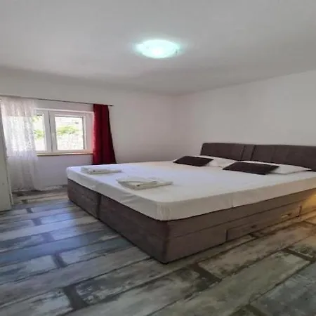 Apartment Luxury Ani - Three Bedroom With Terrace And Swimming Pool Sutivan