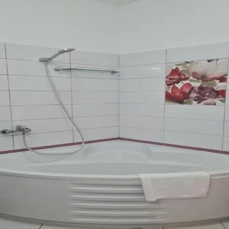 Luxury Ani - Three Bedroom With Terrace And Swimming Pool * Sutivan