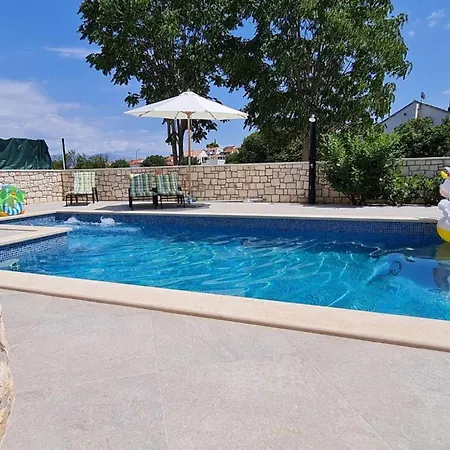 Luxury Ani - Three Bedroom With Terrace And Swimming Pool Apartment