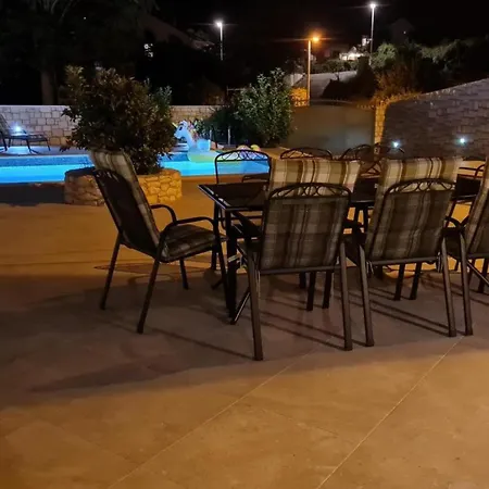Apartment Luxury Ani - Three Bedroom With Terrace And Swimming Pool *