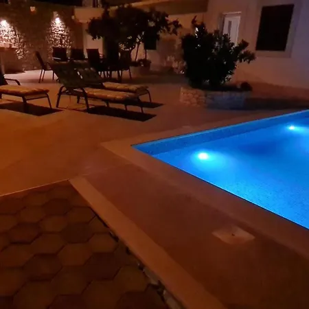 Luxury Ani - Three Bedroom With Terrace And Swimming Pool Apartment