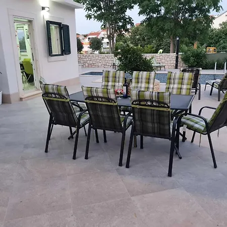 Luxury Ani - Three Bedroom With Terrace And Swimming Pool Sutivan